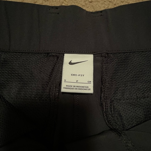 Nike | Golf Shorts - Picture 2 of 5